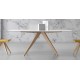 Mesa comedor con originales patas de madera y tapa cerámica Ref Q163000