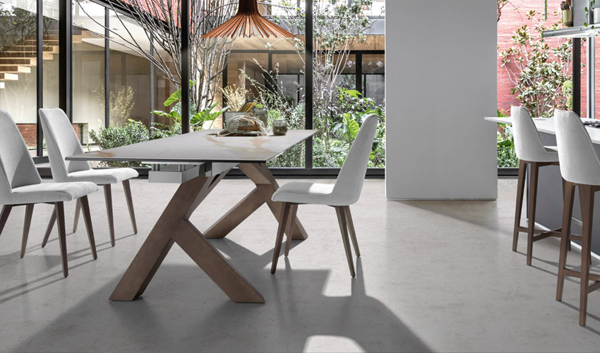 Mesa comedor Extensible con Tapa cerámica y patas de madera Ref Q42000