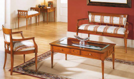 Sofá tapizado clásico fabricado en madera disponible tambien con banqueta a juego Ref BU76000