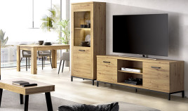 Salón moderno con módulo bajo y vitrina Ref YT11