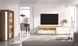 Salón moderno con módulos bajos, soporte tv y vitrina Ref YD2518