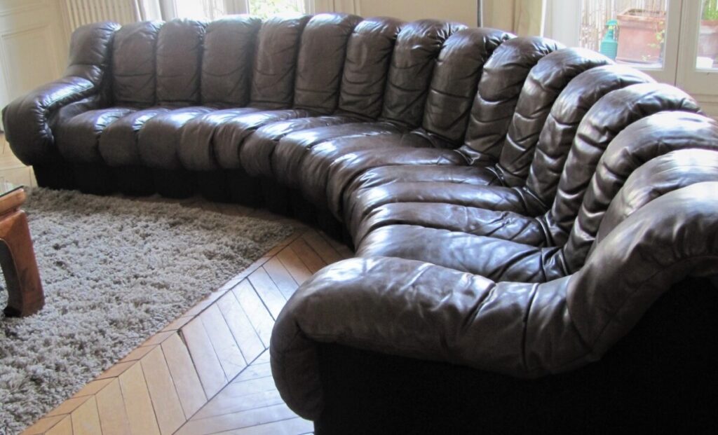 Huerta No haga Tres Con qué limpiar un sofá de cuero correctamente - Consejos e información  útil sobre sofás